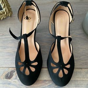 Flapper style shoes